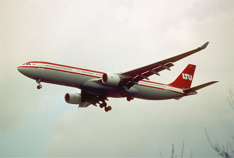 File:19bu - LTU Airbus A330-322; D-AERG@FRA;02.04.1998 (5398337964).jpg