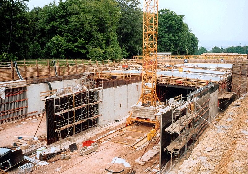 File:20010527500AR Dresden-Altfranken Grünbrücke A17.jpg