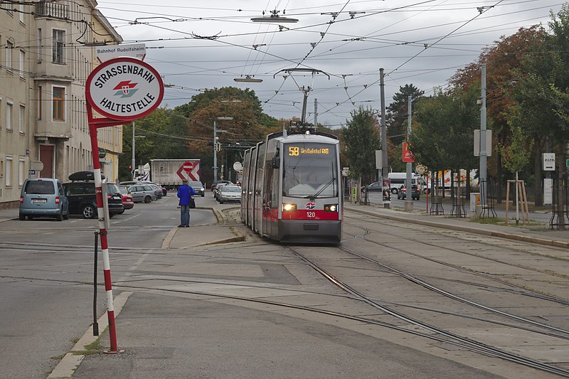 File:2017-09-01 AT Wien 15 Rudolfsheim-Fünfhaus, Mariahilfer Straße @ Betriebsbahnhof Rudolfsheim, A1 120 Linie 58 (47750467121).jpg