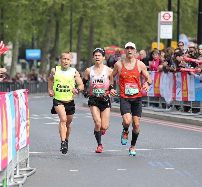 File:2017 London Marathon - Tadashi Hirokoshi & Gabriel Macchi.jpg