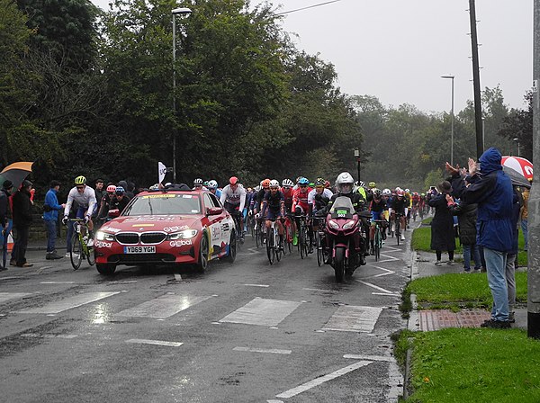 The start of the men's road race in Leeds