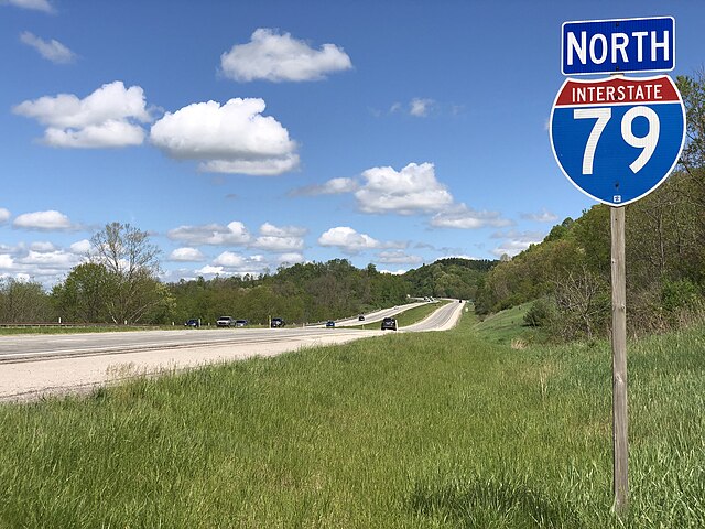 I-79 northbound past exit 7 in Whiteley Township, Pennsylvania