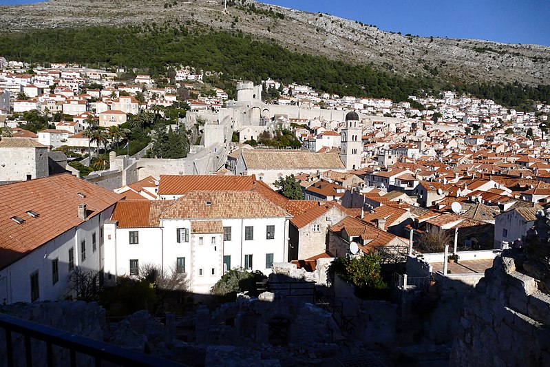 File:29.12.16 Dubrovnik Old City Walls 033 (31843859291).jpg