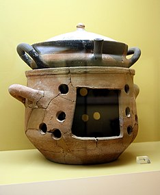 Κατσαρόλα και πυραυνόν (μαγκάλι) (6ος/4ος αιώνας π.Χ.)
