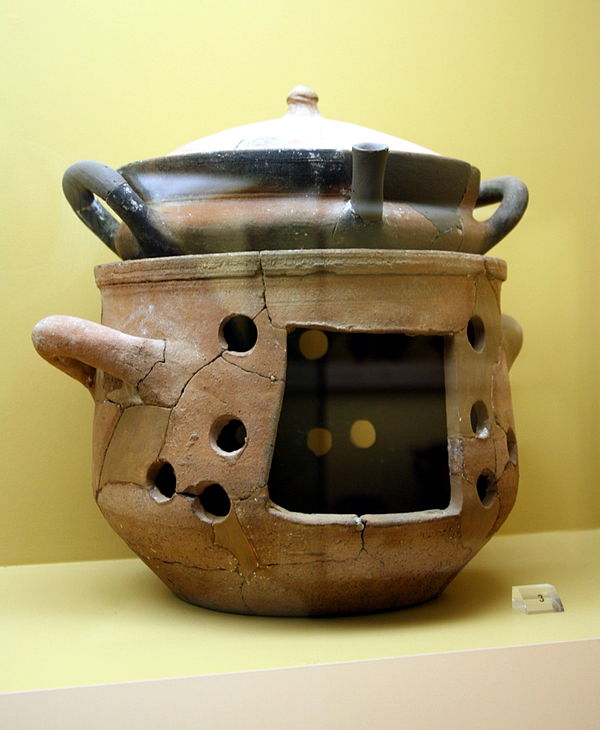 Ancient Greek casserole and brazier, 6th/4th century BC, exhibited in the Ancient Agora Museum in Athens, housed in the Stoa of Attalus.