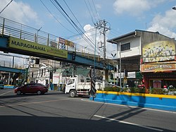 Barangay Poblaciondagi yo'l kesishmasi.