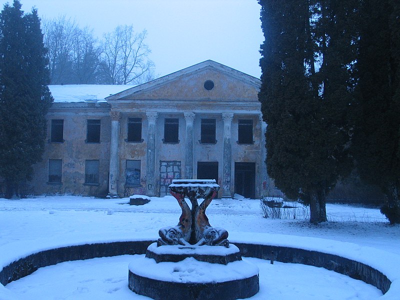 File:Abandoned administrative building of Baldone sanatorium 01.jpg