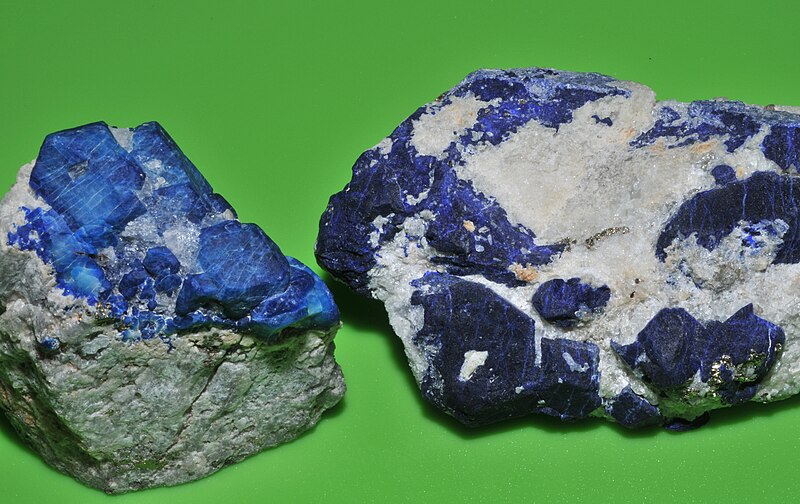 File:Afghanite (à gauche) et lazurite (à droite).jpg