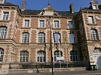 Lycée Madeleine-Michelis : façade sur rue des Otages.