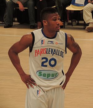 Andrew Albicy Paris-Levallois.JPG