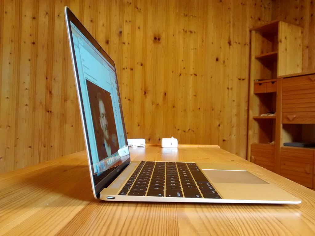MacBook 2015: Desain yang lebih ramping dan port USB-C