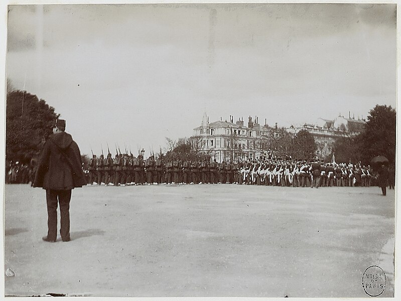 File:Arrivée du Roi d'Angleterre, Edouard VII, à la gare du Bois de Boulogne, actuelle gare de l'Avenue Foch, 16ème arrondiss, PH58408.jpg