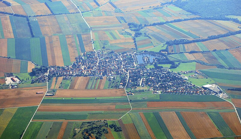 File:Au am Leithaberge Luft.JPG