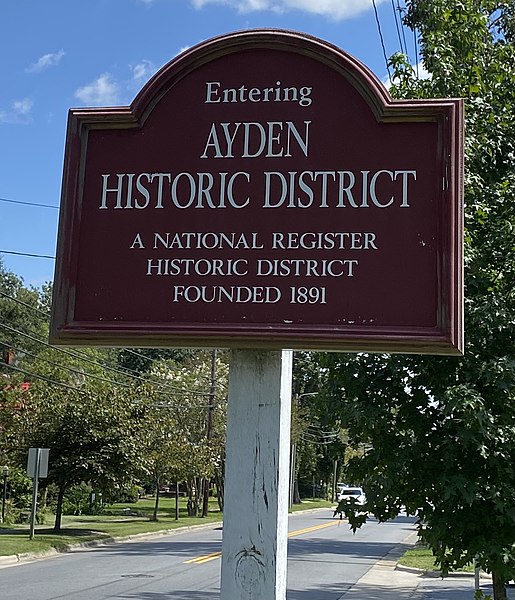 File:Ayden Historic District, NC.jpg
