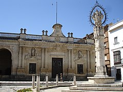 Antiguo Consistorio en la plaza de la Asunción de la ciudad