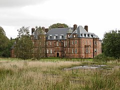 Ballochmyle House (geograph 3155958) .jpg