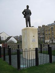 Barnes Wallis Statue