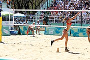 Deutsch: Beachvolleyball bei den Olympischen Jugendspielen 2018; Tag 9, 15. Oktober 2018; Mädchen, Viertelfinale: USA-Spanien 2–1 (21–19/17–21/15–9) English: Beach volleyball at the 2018 Summer Youth Olympics at 15 October 2018 – Girls Quarterfinals: USA-Spain 2–1 (21–19/17–21/15–9)