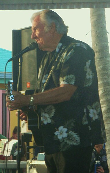 File:Bill "Peg Pants" Beach 2009.jpg