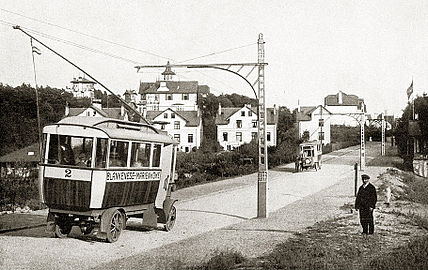 Более ранняя конструкция троллейбусов с одной штангой — Гамбург, между 1911 и 1914 г.