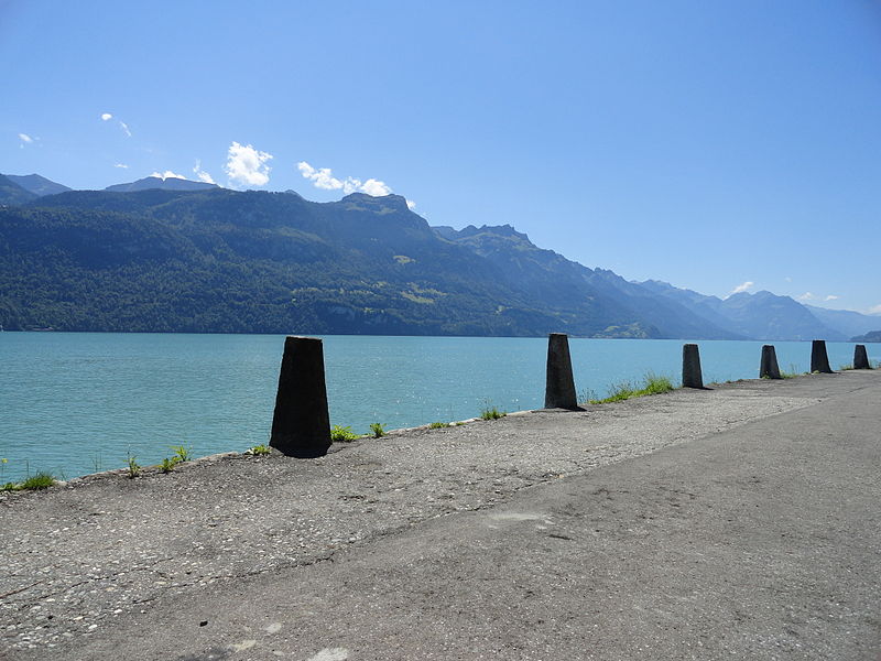 File:Brienzersee Aug2012a.JPG