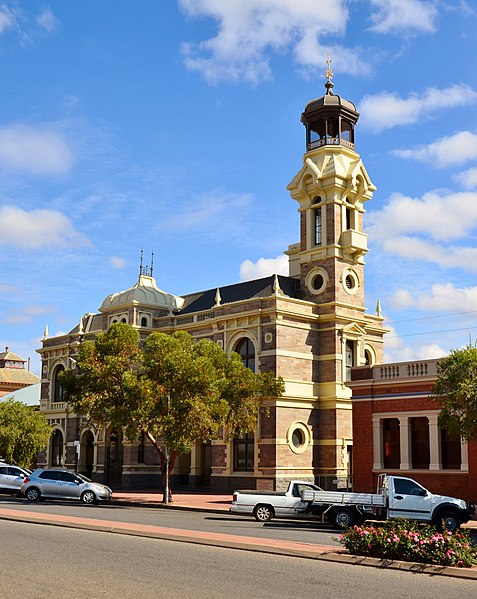 File:Broken Hill Town Hall, 2017 (01).jpg