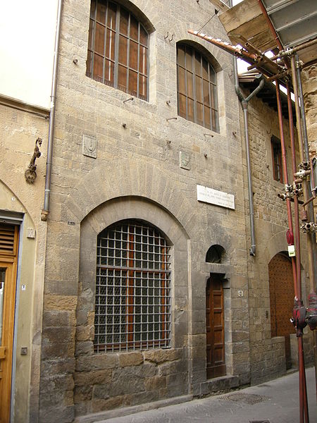 File:Casa di dante, ext 07.JPG