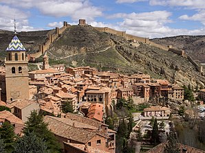 Albarracín - Katedrála, město a městské hradby (muralla)