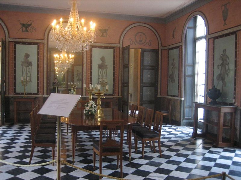 File:Château Malmaison salle à manger.jpg