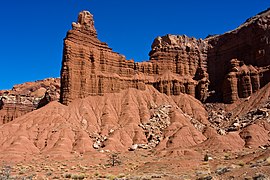 Capitol Reef Ulusal Parkı'nın Baca Kayası.jpg