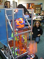 Klark HS BIRINCHI robot 2009.jpg