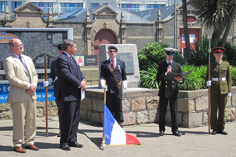 File:Commémoration de l'Appel du 18 Juin 1940 Saint Hélier Jersey 18 juin 2012 11.jpg