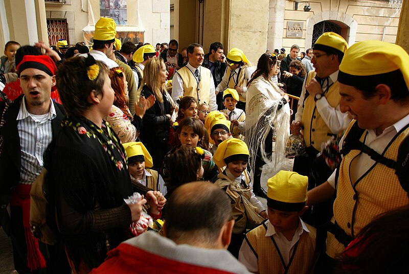 File:Comparsa Carnaval Vilanova i la Geltrú.jpg