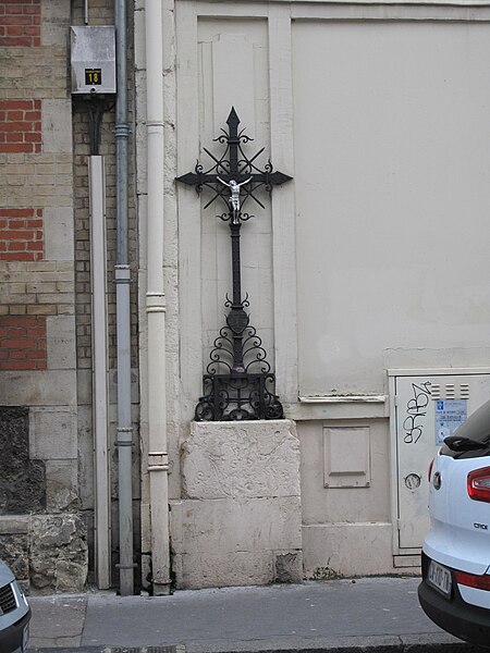 File:Croix rue des capucins (Reims).jpg