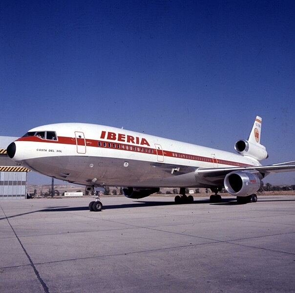 File:DC- 10 Iberia EC-CBO.jpg