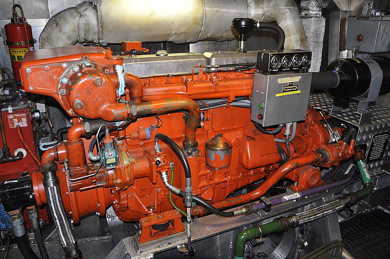 File:DKoehl motor Trossbåt SVK 655 Arn, ägd av Roslagens Sjövärnskår.JPG