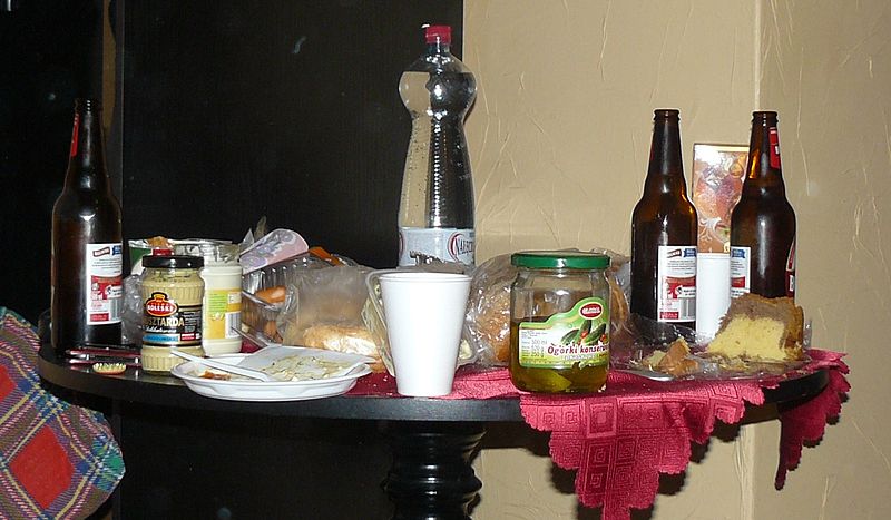 File:Dinner in a cheap Polish hotel.JPG