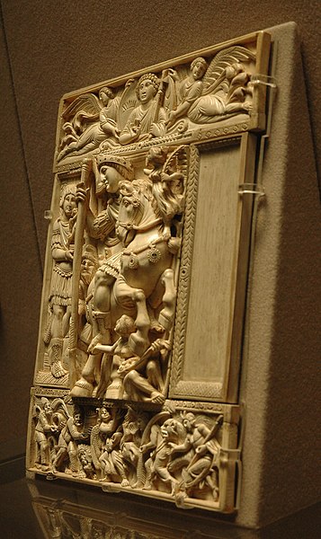 Datei:Diptych Barberini Louvre OA9063 34 view.JPG