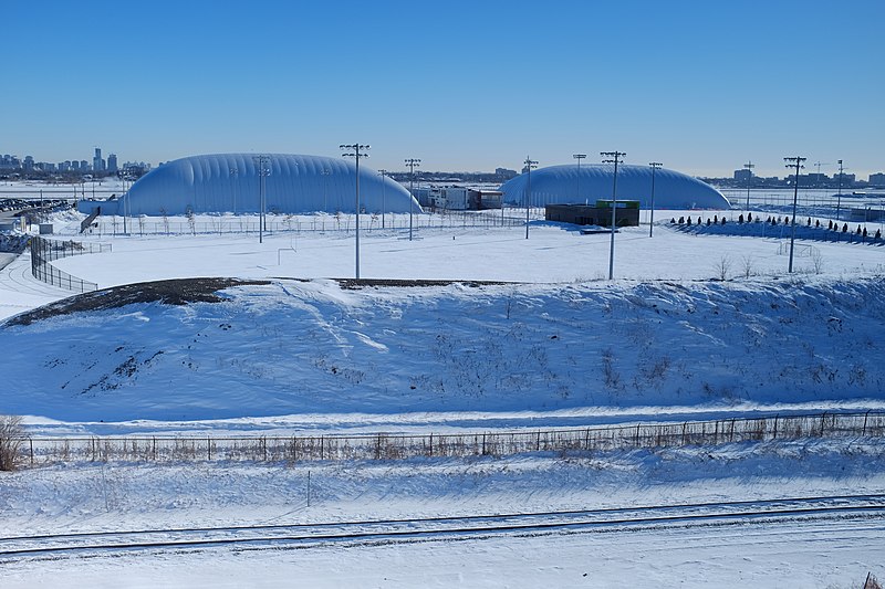 File:Downsview Park, Feb 17th, 2014 (12596001903).jpg