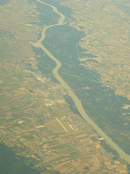 File:Dunaj Tulln ad Donau aerial 1.jpg