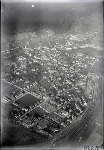 File:ETH-BIB-Brugg, Bahnhof aus 100 m-Inlandflüge-LBS MH01-002359.tif