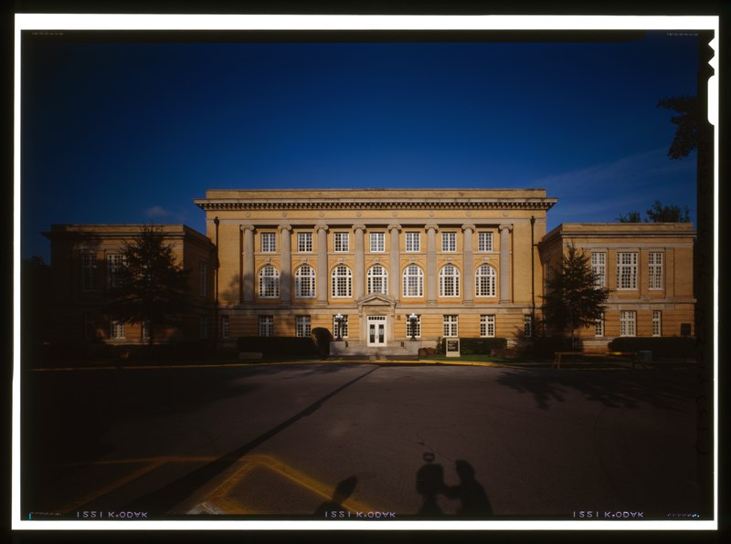 File:EXTERIOR VIEW, LOOKING WEST, FRONT ELEVATION - Smith Hall, Capstone Drive at Sixth Avenue, Tuscaloosa, Tuscaloosa County, AL HABS ALA,63-TUSLO,26-13 (CT).tif