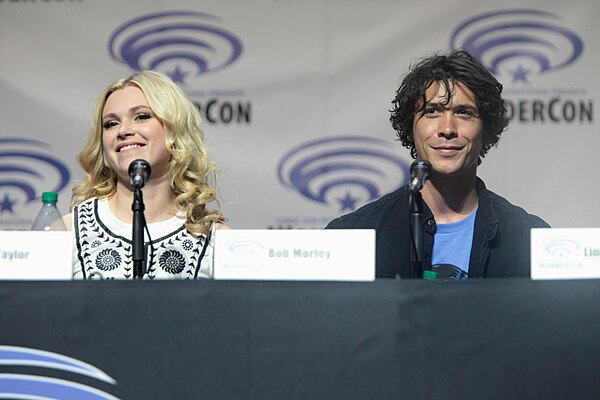 Eliza Taylor and her husband, Bob Morley