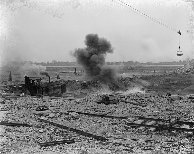 File:Exploding 800 lbs. of dynamite, Livingstone Channel, Mich. between 1905 and 1920.jpg