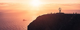 Le cap Nord lors d'un Soleil de minuit.