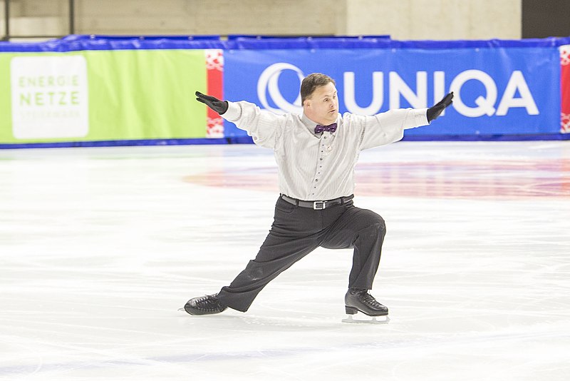 File:Figureskating 2303 by Vincetic (212) (33495186661).jpg