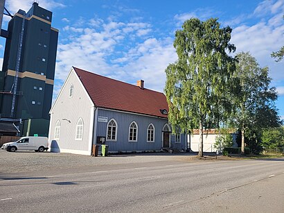 How to get to Fjärdhundra with public transit - About the place