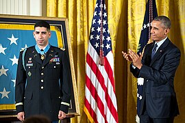 Groberg reçoit la Medal of Honor (12 novembre 2015).