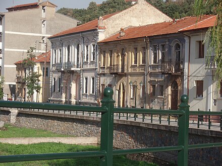 Neoclassical houses at Sakoulevas river.