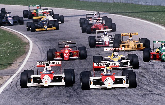 McLaren-Honda won the Constructors' Championship in 1989 with the MP4/5 (the white-and-red cars nearest the camera).